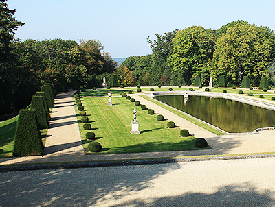 Breteuil Castle's garden