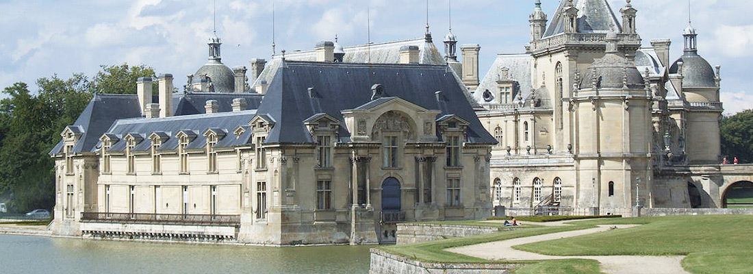 Chantilly Castle & Chantilly Stables